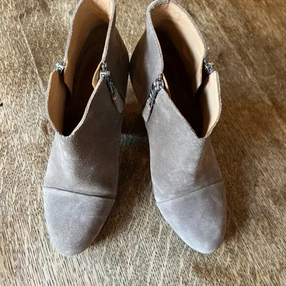 Beautiful suede heeled Rag & Bone booties - Picture 3 of 5